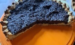 Collodi-style chocolate cake with “beaks” (Torta coi becchi collodese al cioccolato)