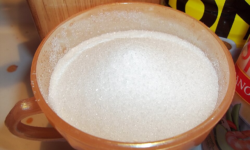 Granulated white sugar (Table sugar)