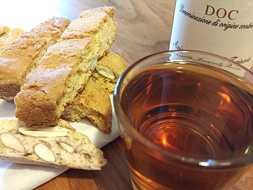 1. Vin Santo Tuscano (Tuscan Vin Santo), on the right