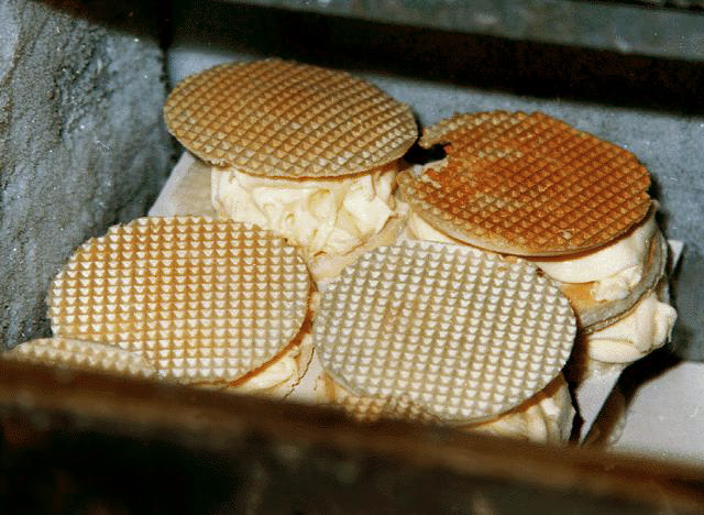1. Iranian wafers with ice cream